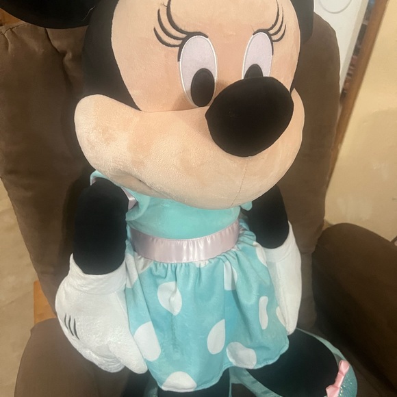 Minnie Mouse - Picture 3 of 4